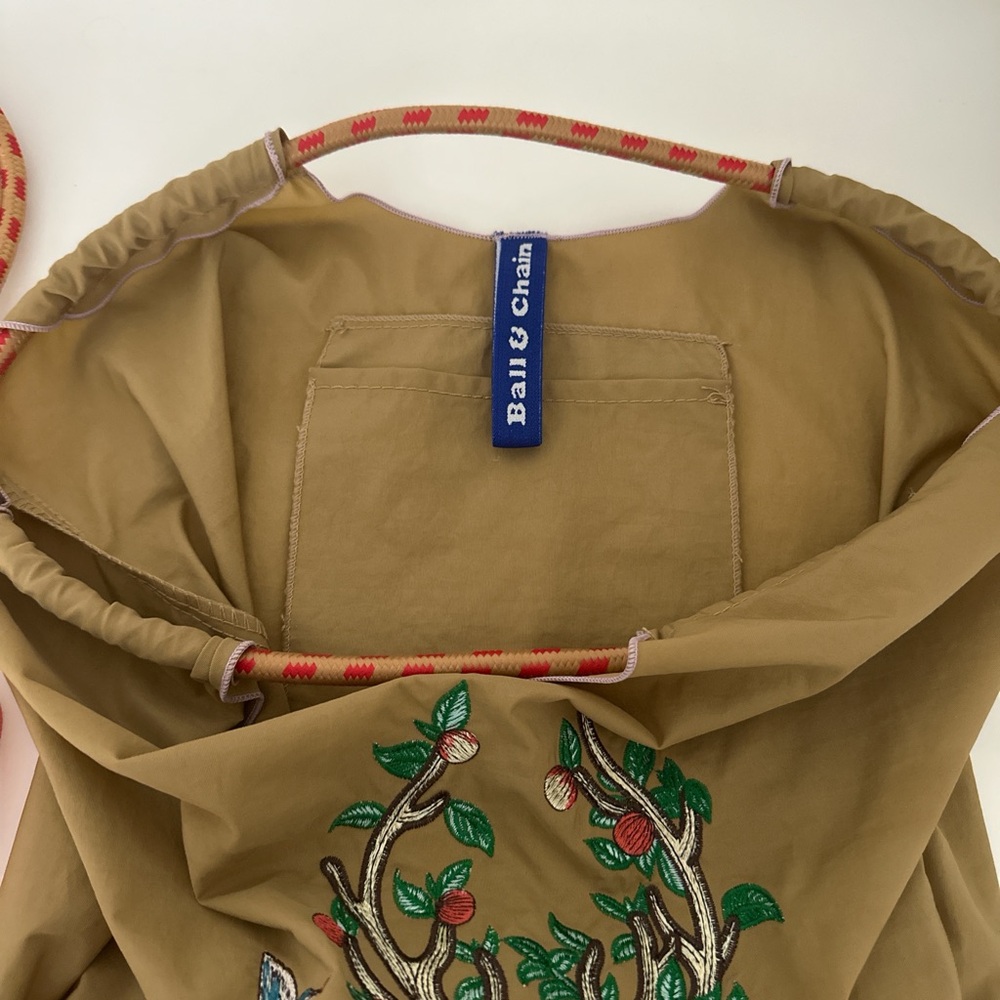 Embroidered Brown Tote Bag with Floral Design - Picture 4 of 6